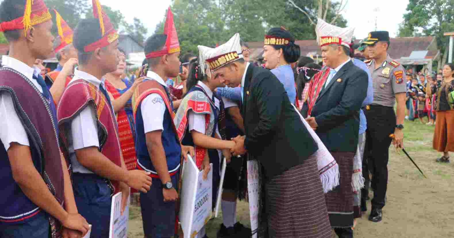 Hardiknas di Siborongborong:  Bupati Taput Tegaskan Pendidikan Karakter Prioritas Utama Hadapi Era AI