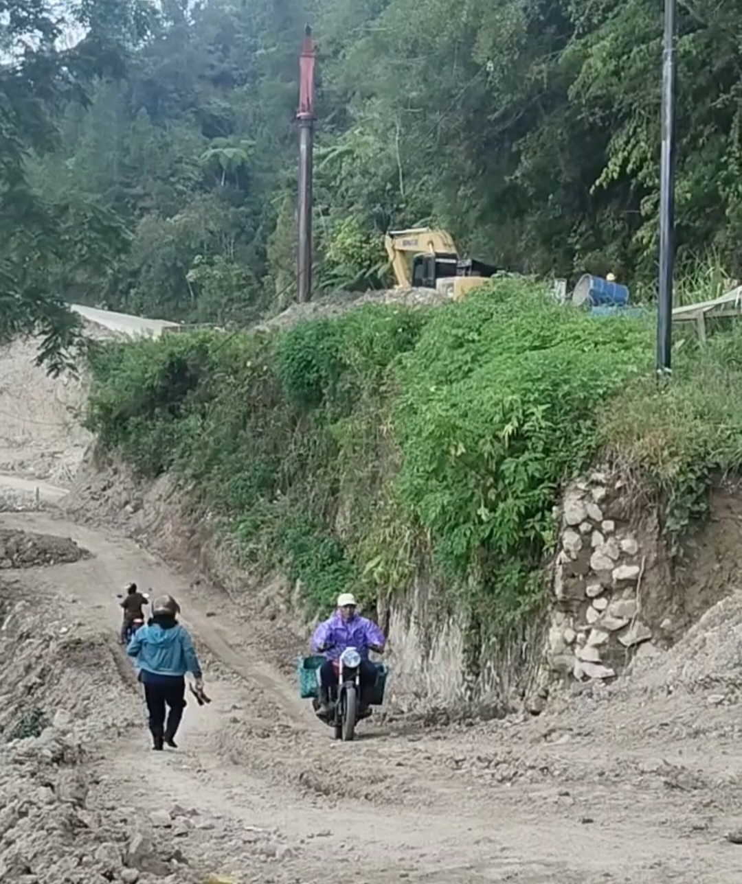 Kepala Desa Huta Ginjang Keluhkan Beban Pribadi Dampingi Proyek Jalan Nasional: “Masalah Lapangan Terus Bermunculan”
